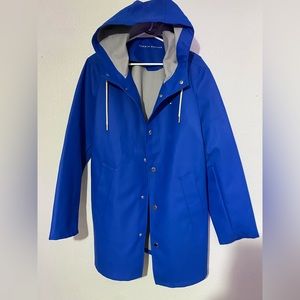 Tommy him figure rain coat